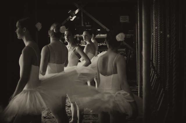 Backstage_wings_black_and_white_tutu_ballet_DSC_4461_s